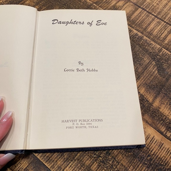 Daughters of Eve by Lottie Beth Hobbs Vintage Book Copyright 1963 - Picture 9 of 15